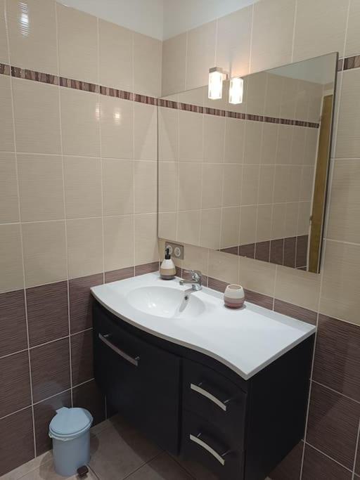 Appartement 2 A 4 Personnes Antraigues Bagian luar foto