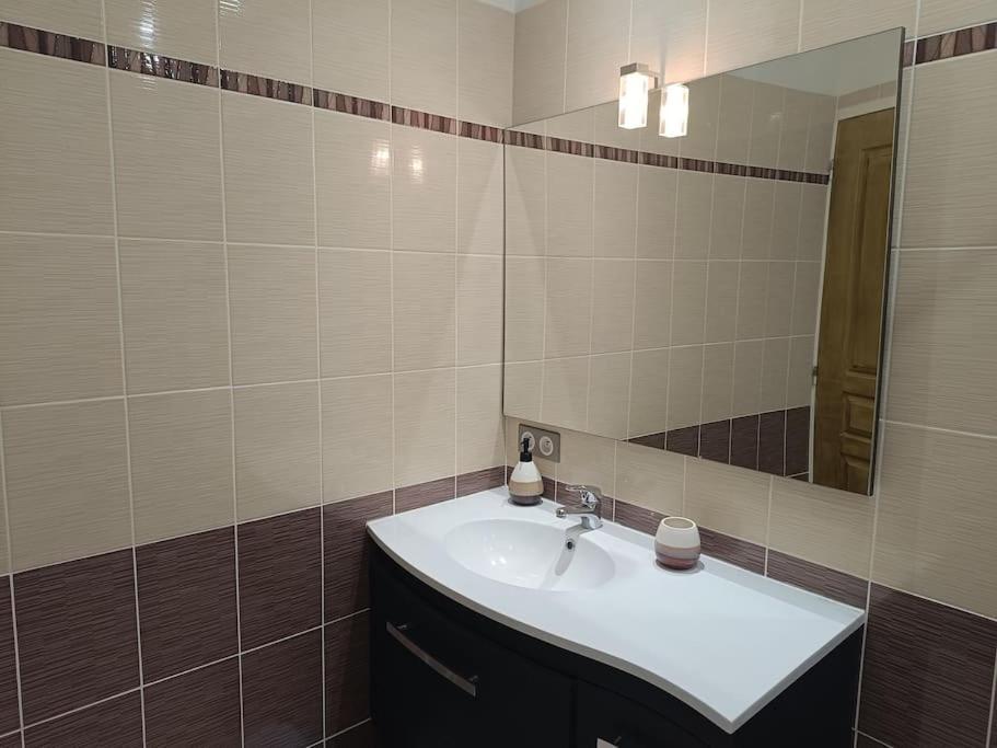 Appartement 2 A 4 Personnes Antraigues Bagian luar foto